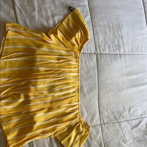 Yellow flowy stripe crop